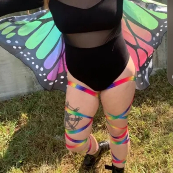 Non slip leg ribbons - Picture 2 of 2